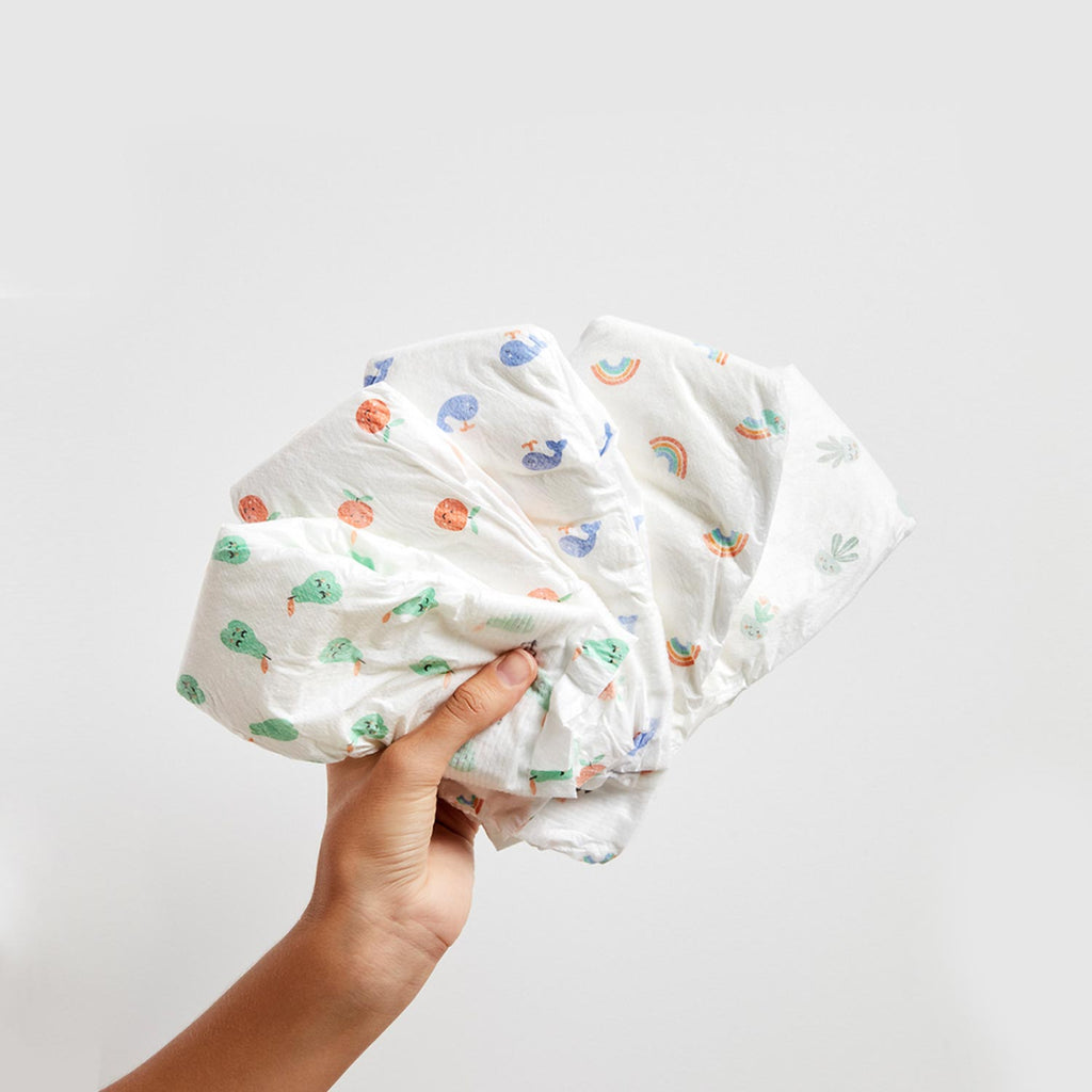 Help From a Midwife: How to Change a Nappy in 6 Steps